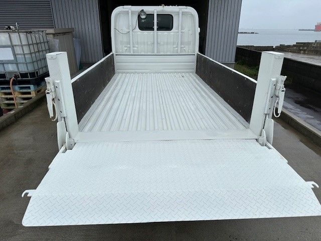 02080003