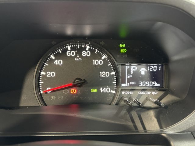 03762569