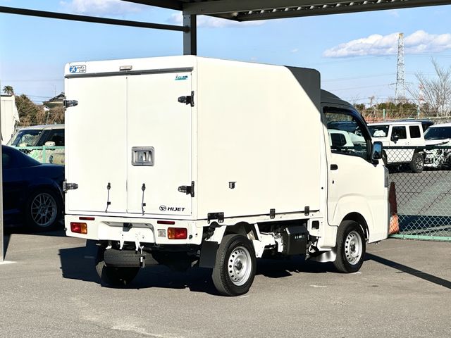 03850227