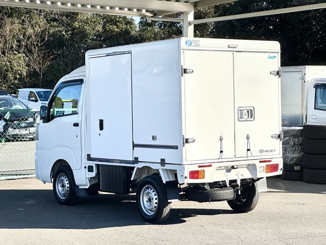 03850227