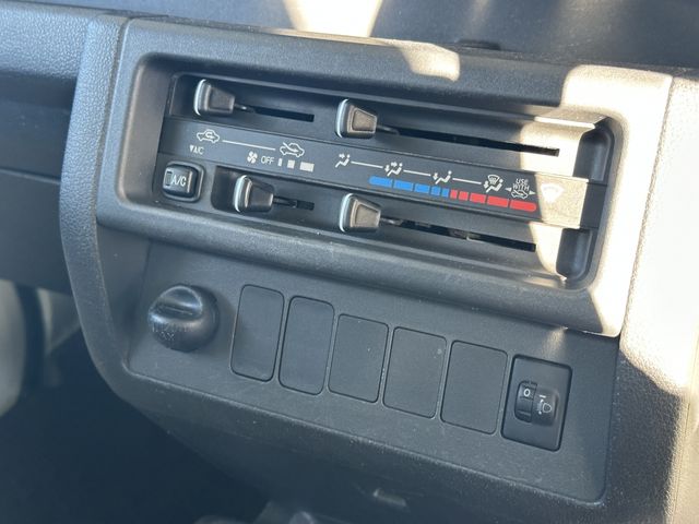 03850227