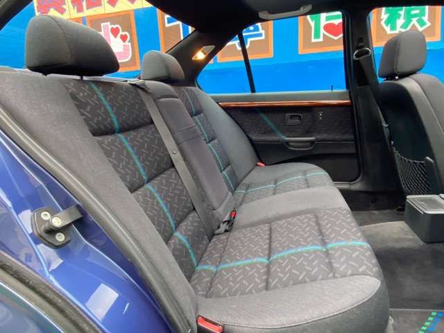04862037