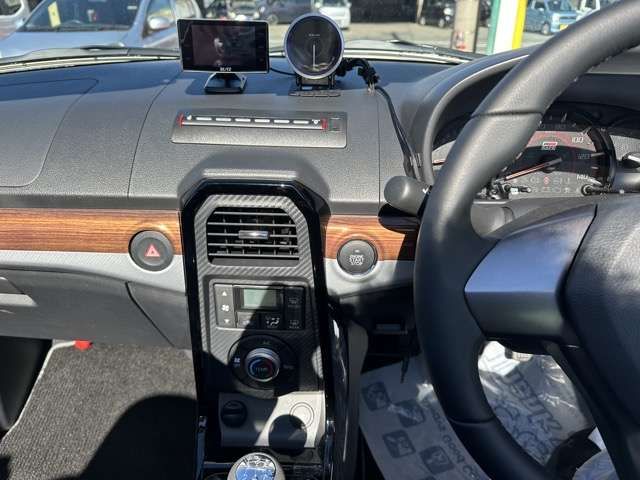 05560809