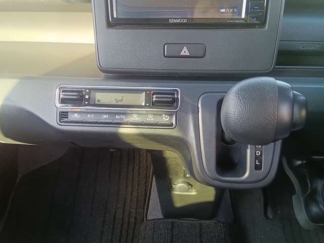 06750318