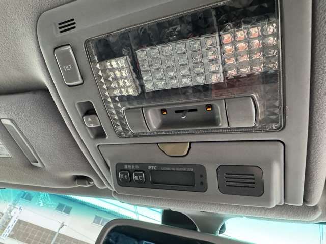 08761557