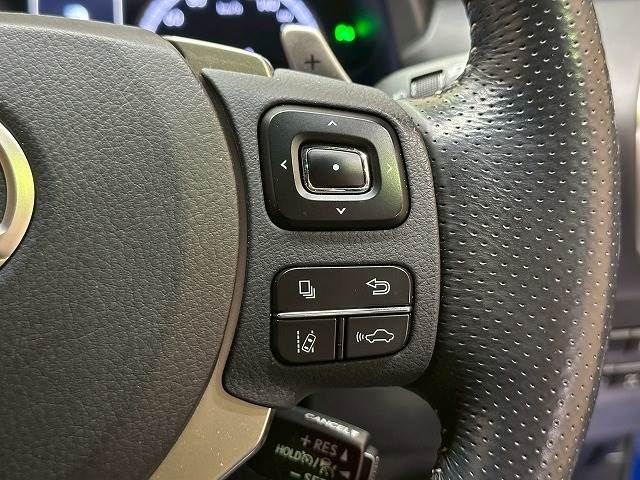 08961701