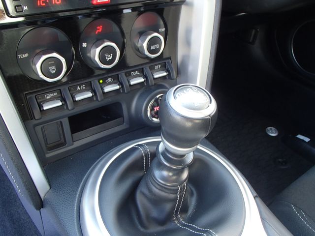 10450358