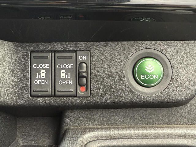10560355