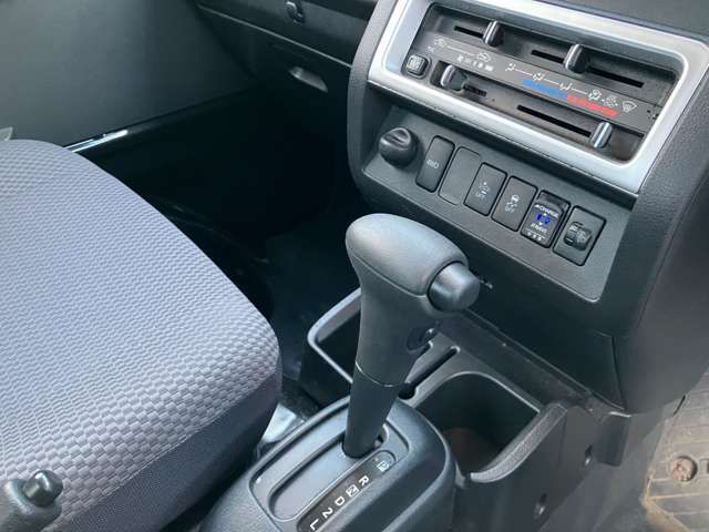 10560373