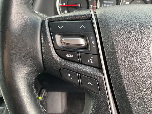 10561170