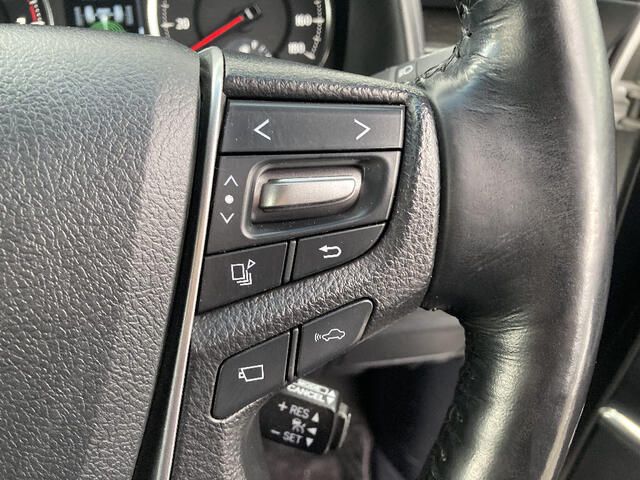 10561170