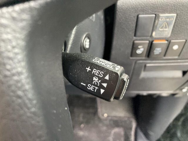 10561170