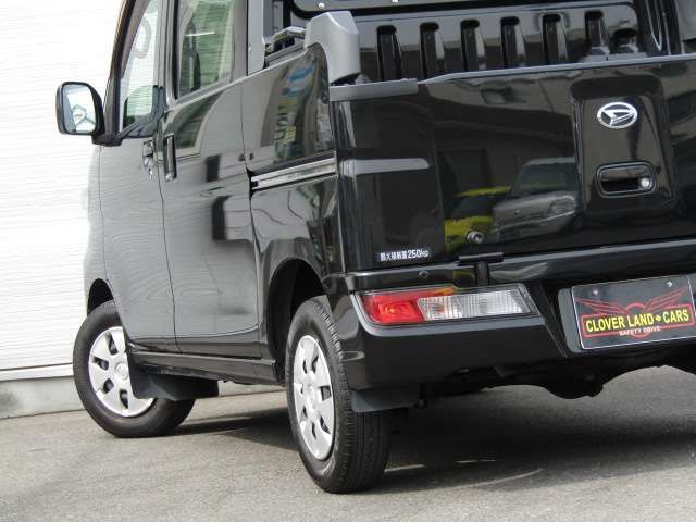 10562444