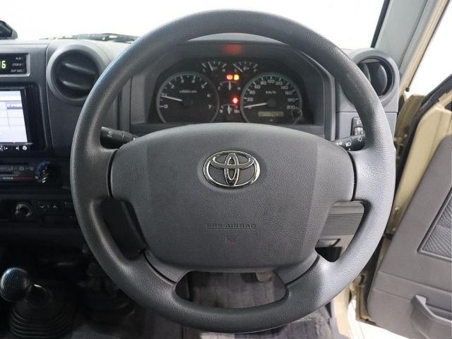 10565623