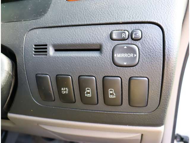 10600494