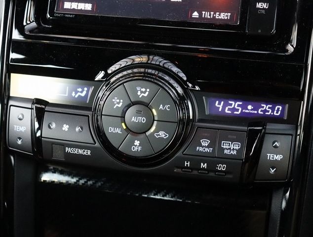 10600732