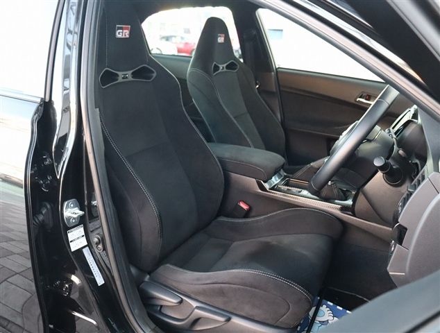 10600732