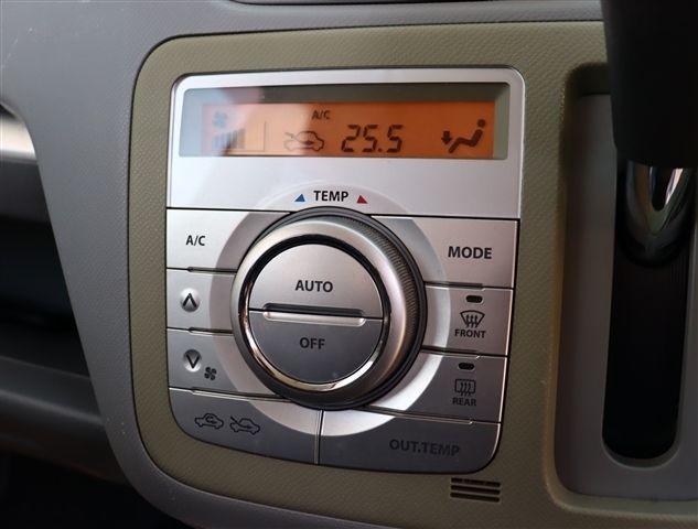10600744