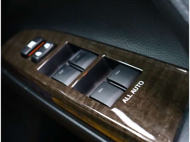 10600764