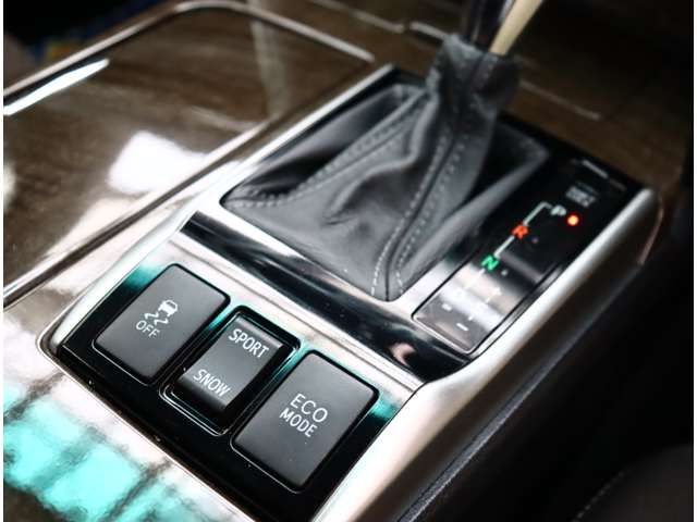 10600764