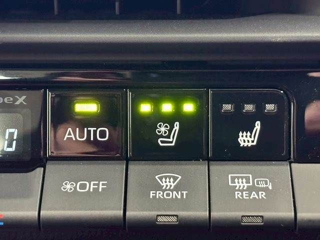 10760897