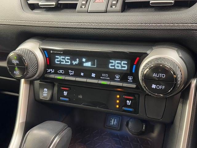 10761580