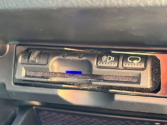 10865102