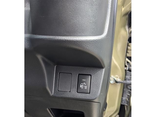 10880003
