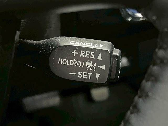 10960439