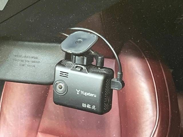 11062370