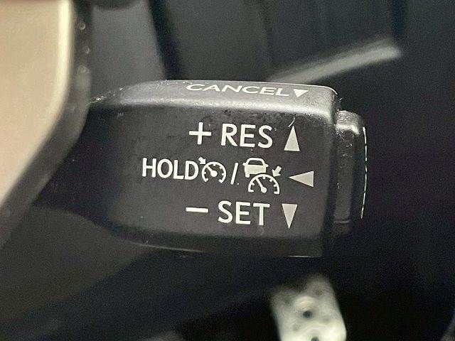 11361922