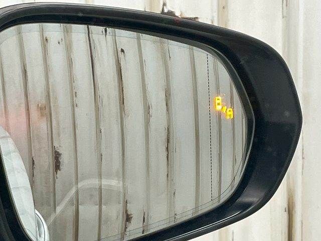 11361922