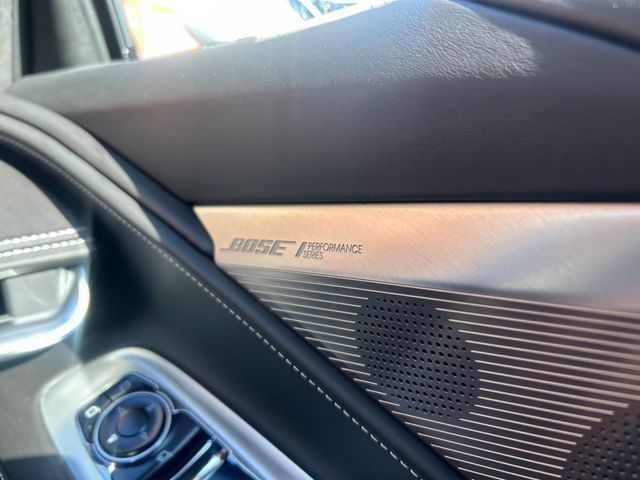 11761122