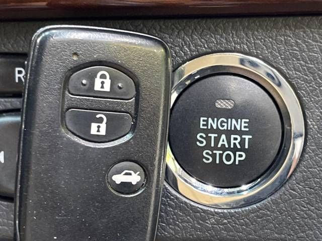 12261102