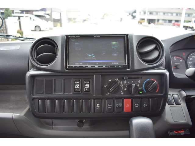 12800023