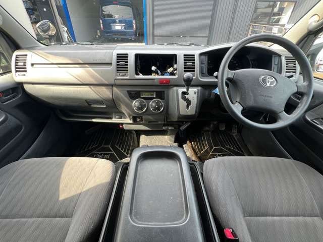 13700047