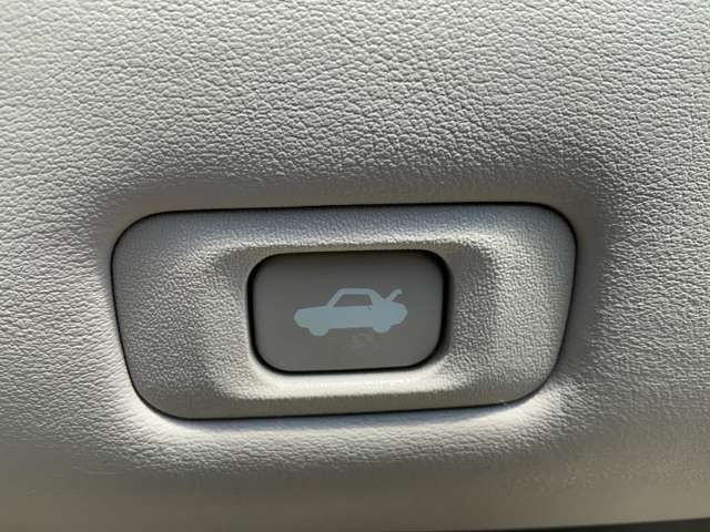 13760875