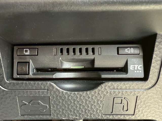 14561822