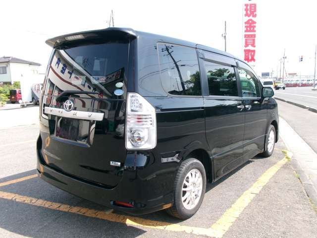 15400018