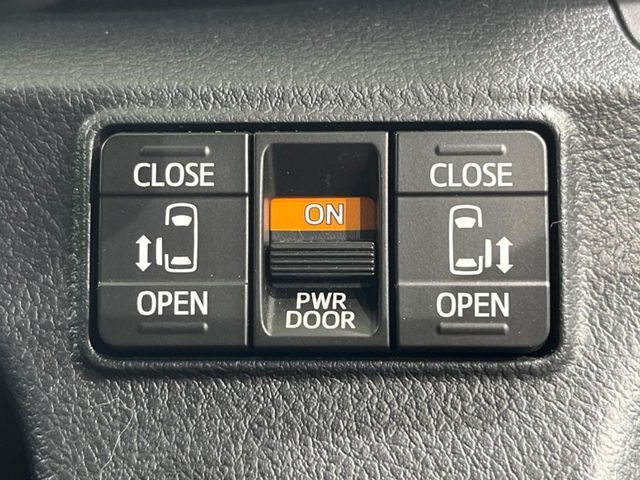 15560404