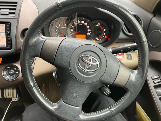 15565718