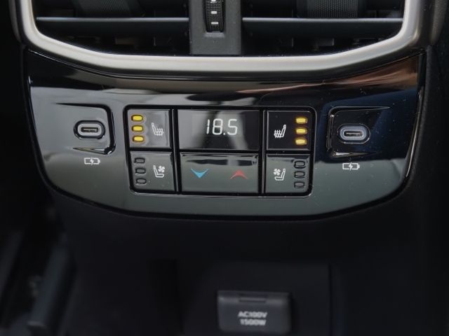 15750118