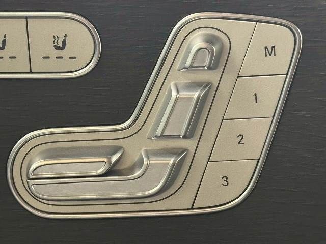 15760298