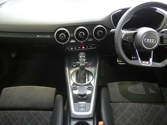 15800031
