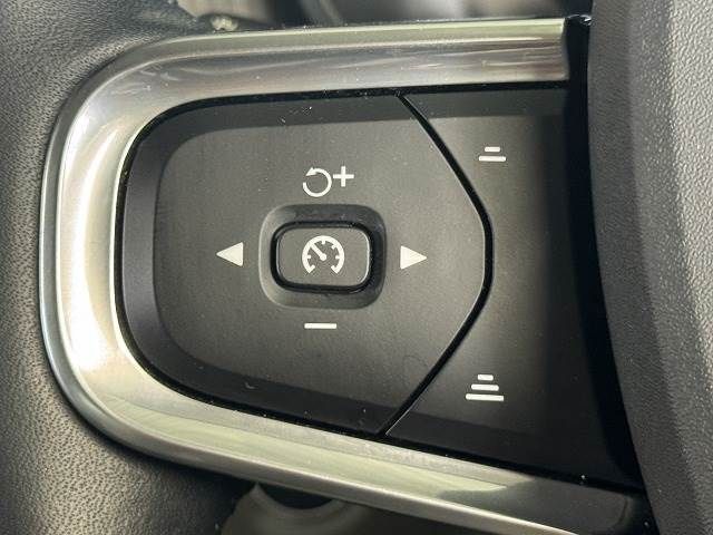 15861984