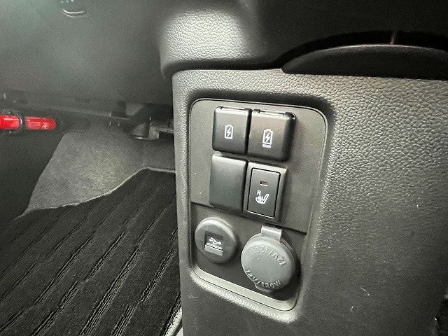 15865196