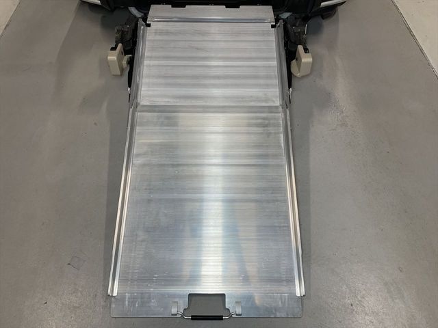 15980004