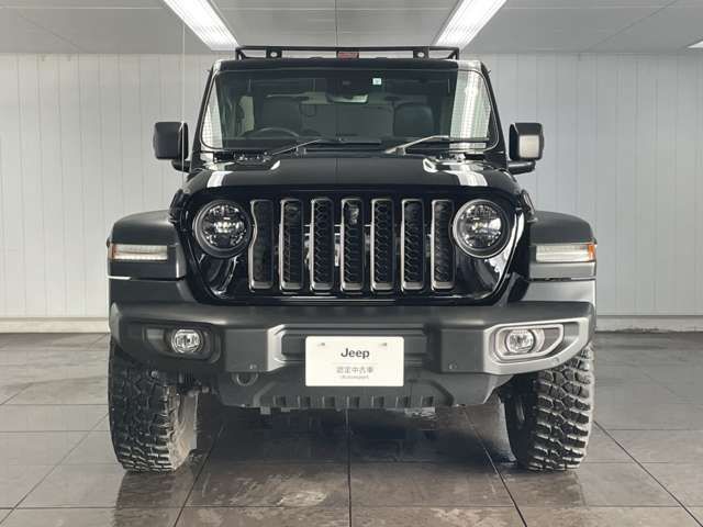 16360853