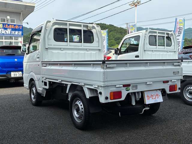 16400076