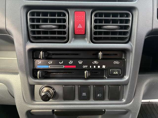 16400076